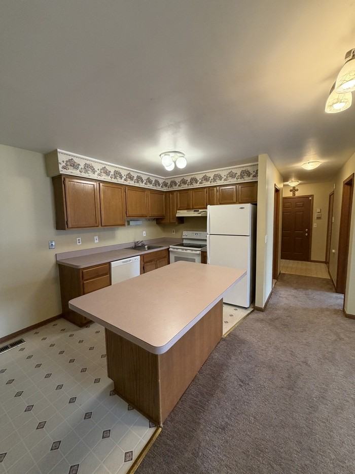 15246 Ashley Ct - Photo 4 of 12