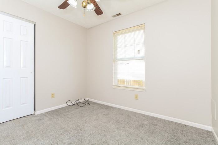 476 Peyton Dr - Photo 7 of 11