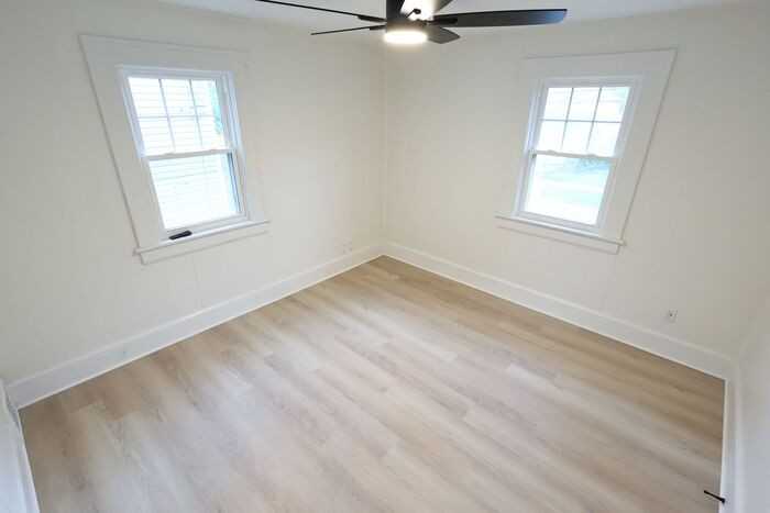 961 Lawton St - Photo 7 of 14