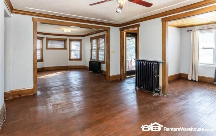 1729 Minnehaha Ave E - Photo 3 of 34