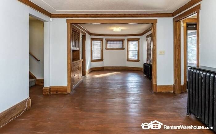1729 Minnehaha Ave E - Photo 5 of 34