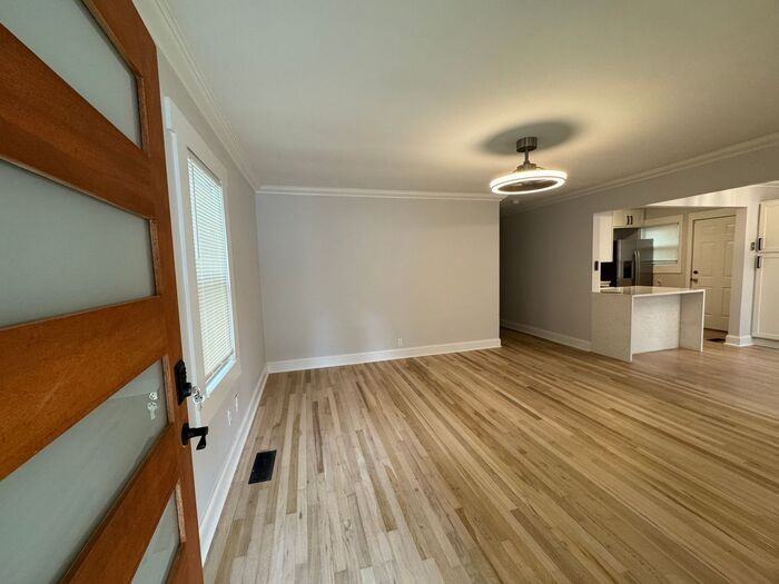 1511 Humes Ave Ne - Photo 2 of 27