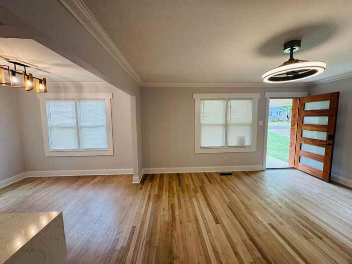 1511 Humes Ave Ne - Photo 5 of 27