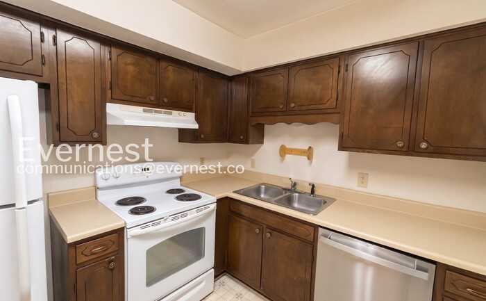 8831 Millard Lee Ln - Photo 2 of 24