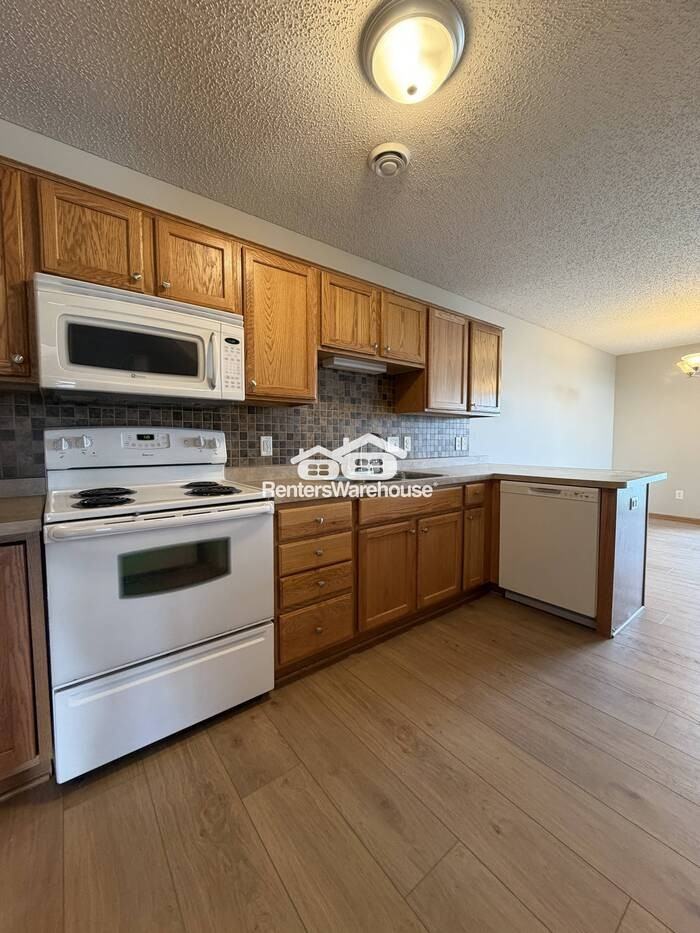 2489 Yellowstone Dr - Photo 2 of 19