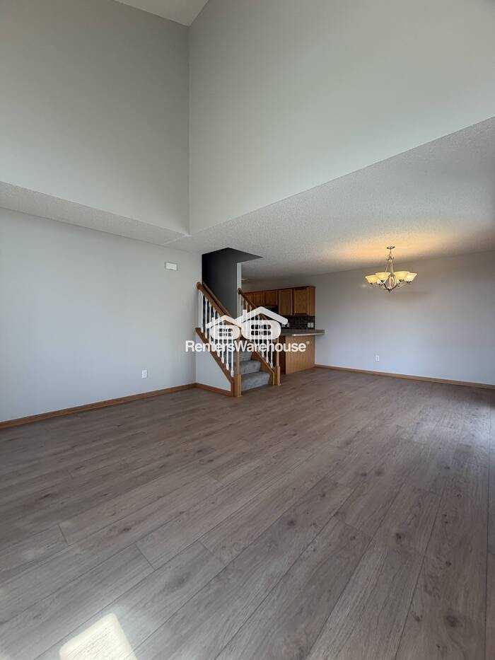 2489 Yellowstone Dr - Photo 6 of 19