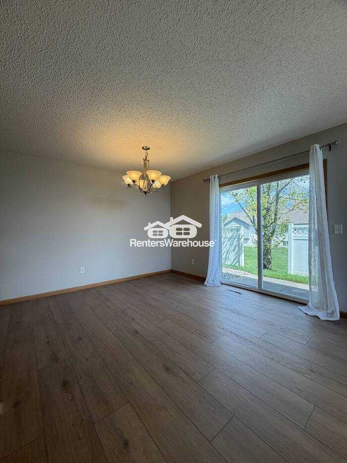 2489 Yellowstone Dr - Photo 7 of 19