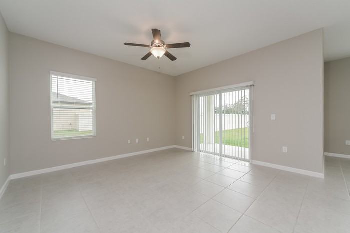 348 Kenilworth Dr - Photo 4 of 15