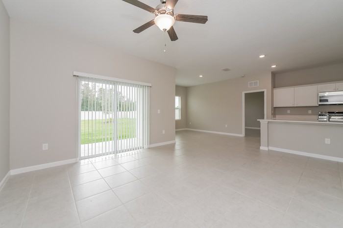 348 Kenilworth Dr - Photo 5 of 15