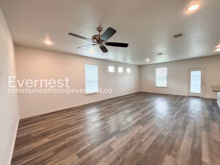 605 Old Glory Rd - Photo 5 of 21