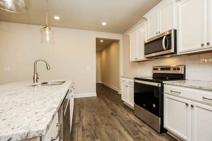 2462 Elmcroft Ave - Photo 6 of 25