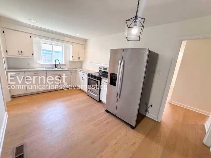 4729 Avenue N - Photo 2 of 19