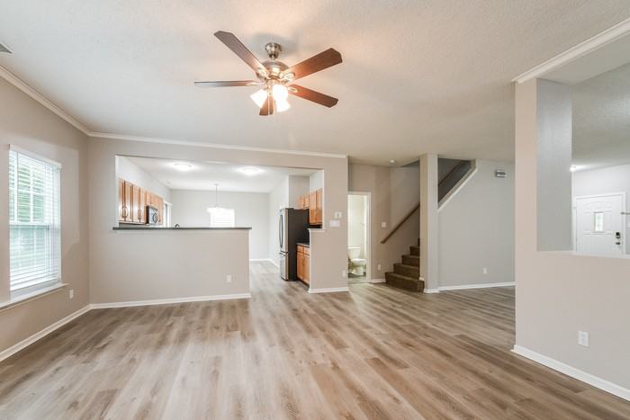 15322 Beam St - Photo 5 of 16