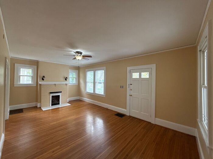 420 N Laurel Ave - Photo 3 of 18