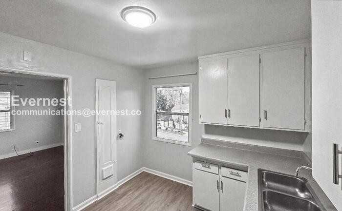 6618 Laird Ave - Photo 7 of 23