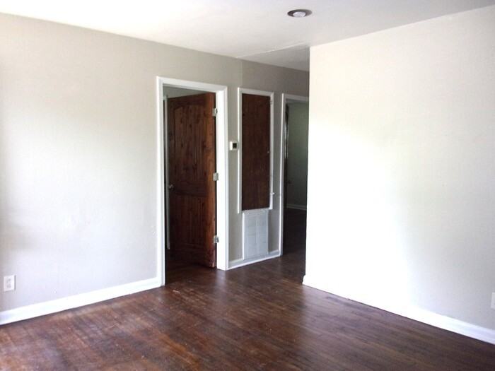 2317 Julia Ave #1 - Photo 5 of 11