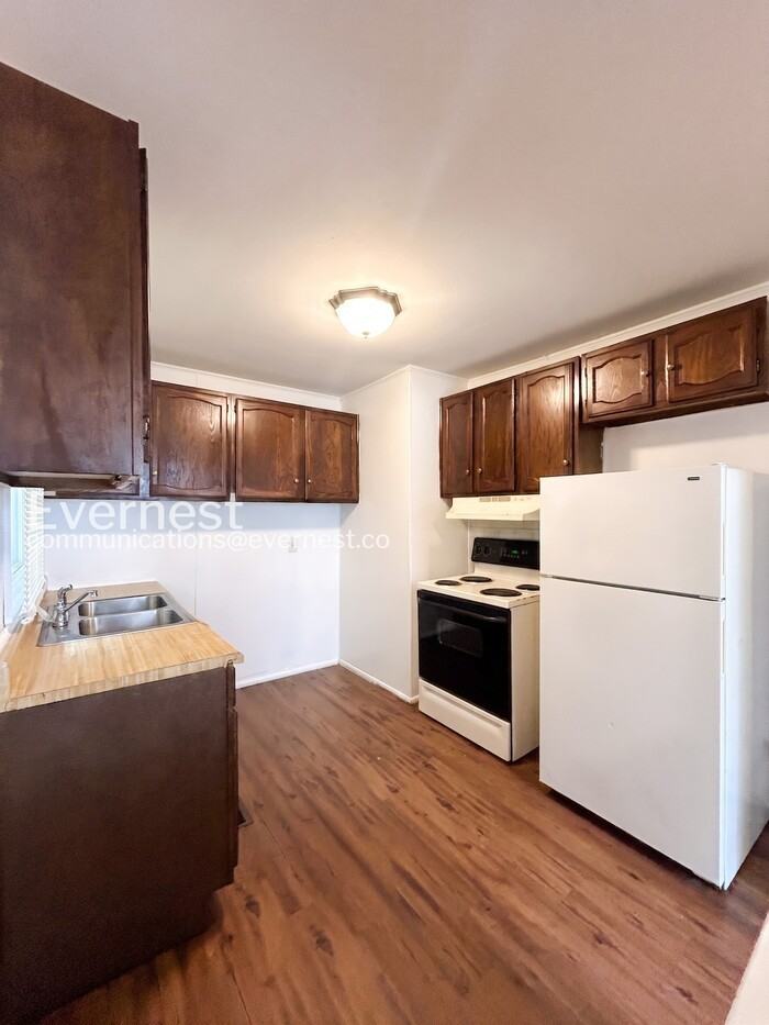 1242 Addison Ave - Photo 3 of 22