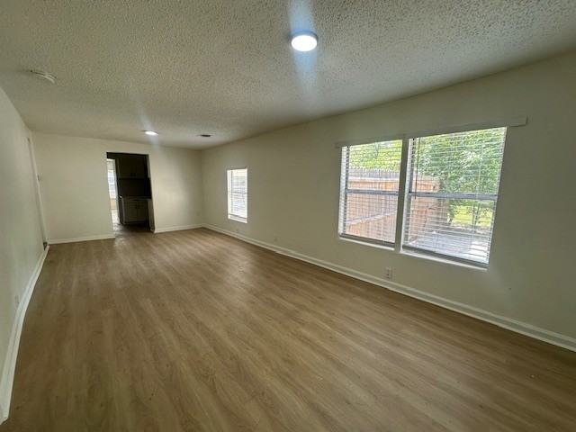 1021 Woodstock Ave - Photo 6 of 24