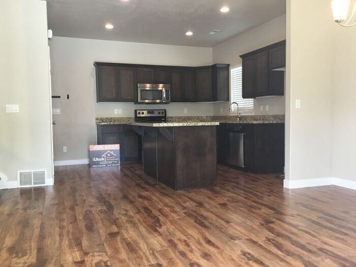 8258 S 180 E - Photo 7 of 28