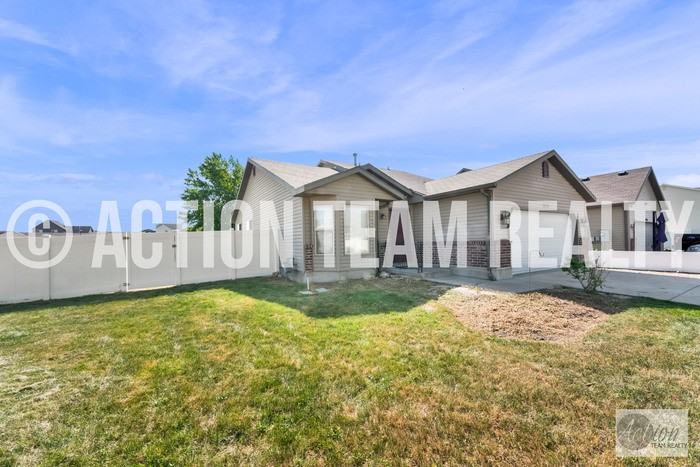 2575 S Athena Dr - Photo 2 of 24
