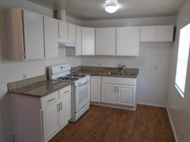 321 N 8th St #E - Photo 2 of 13