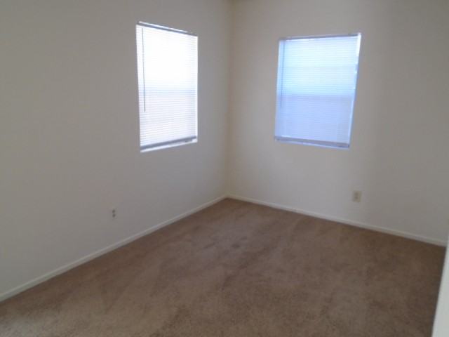 321 N 8th St #E - Photo 4 of 13