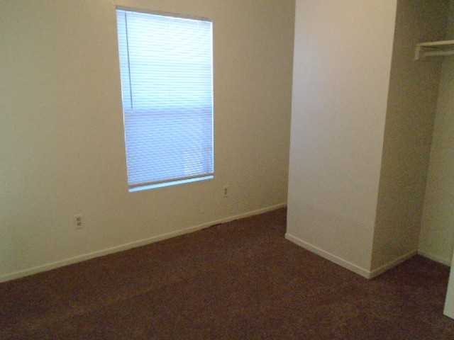 321 N 8th St #E - Photo 5 of 13