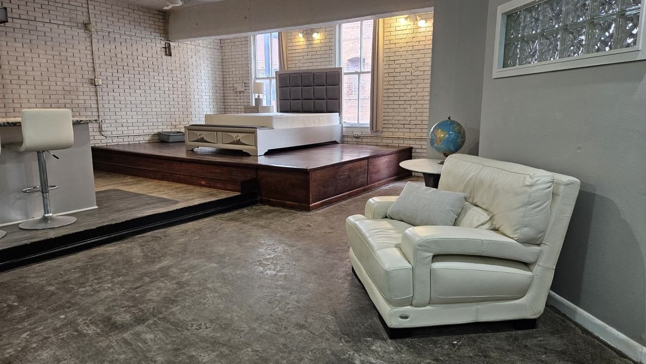 710 Crockett St #716 - Photo 3 of 10