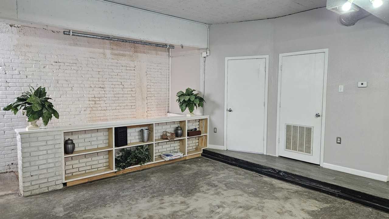 710 Crockett St #716 - Photo 4 of 10
