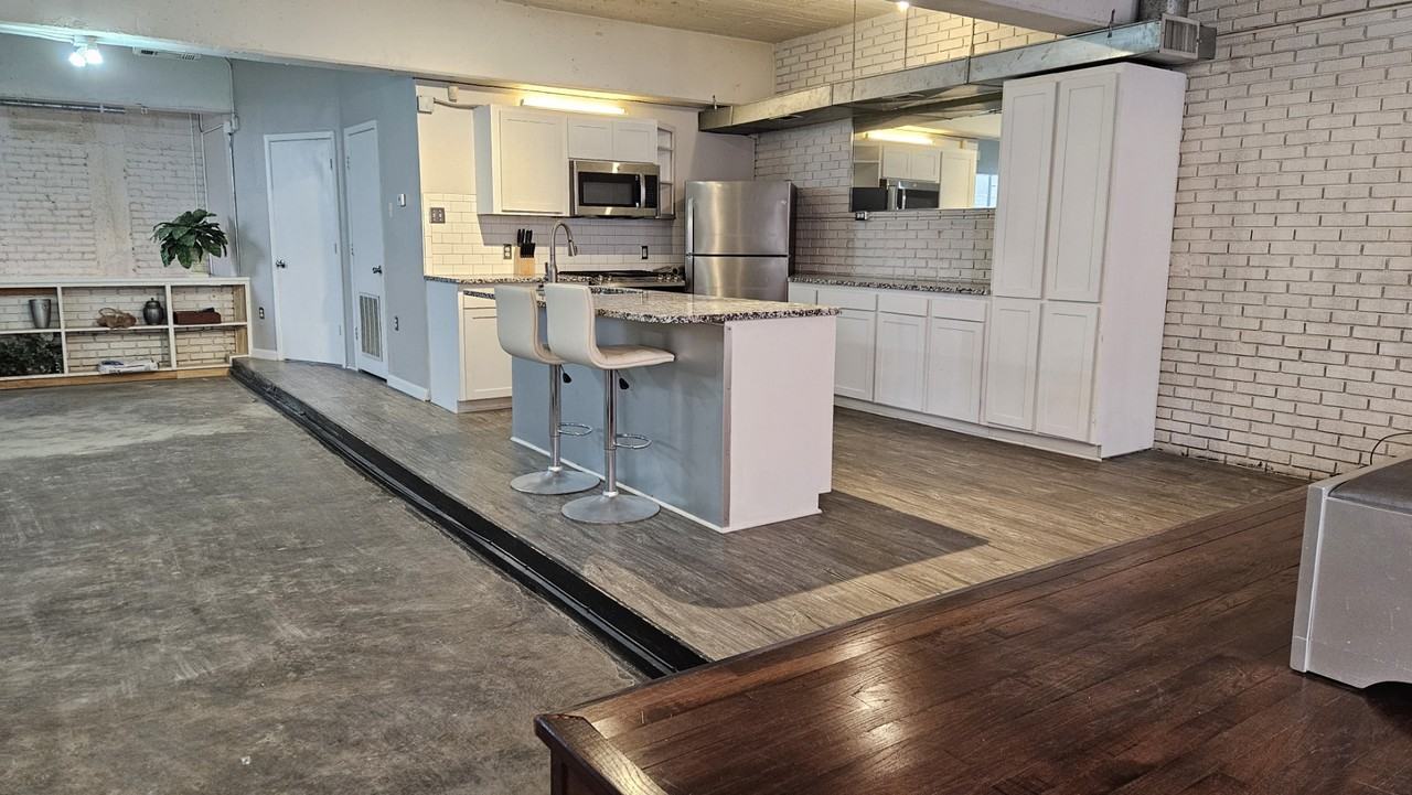 710 Crockett St #716 - Photo 5 of 10