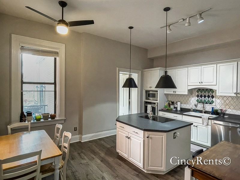 523 Liberty Hl #1 - Photo 3 of 22