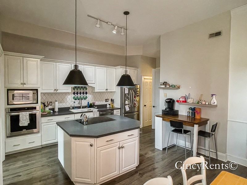 523 Liberty Hl #1 - Photo 5 of 22