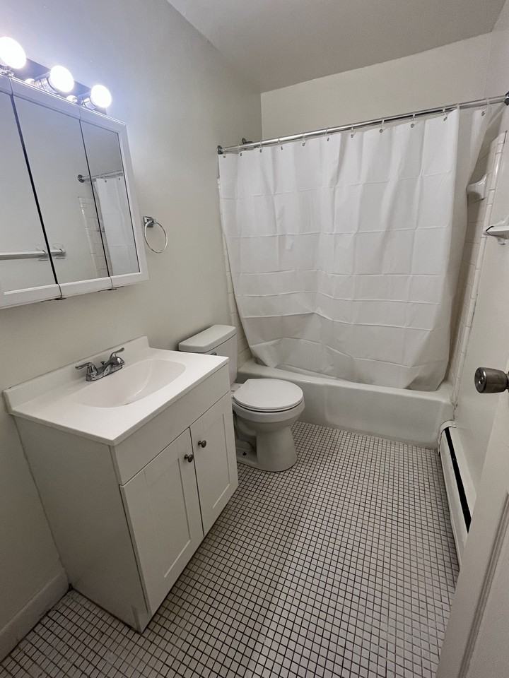 2646 Harrison Ave #4 - Photo 6 of 6