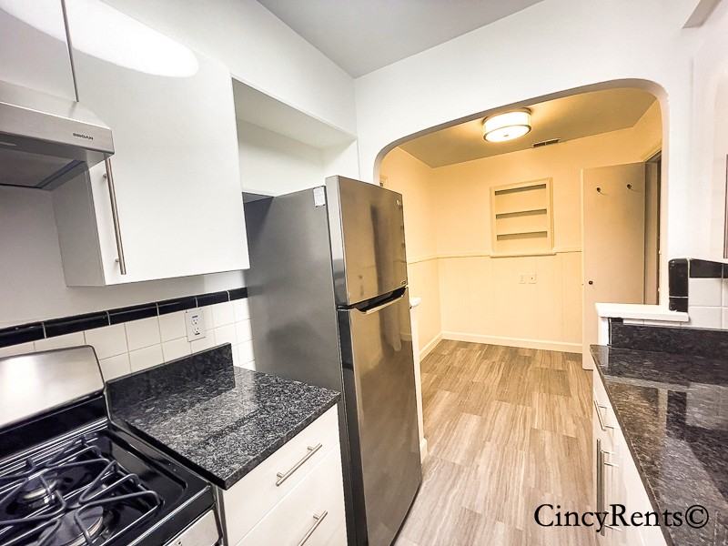 1118 Delta Ave #4 - Photo 6 of 23