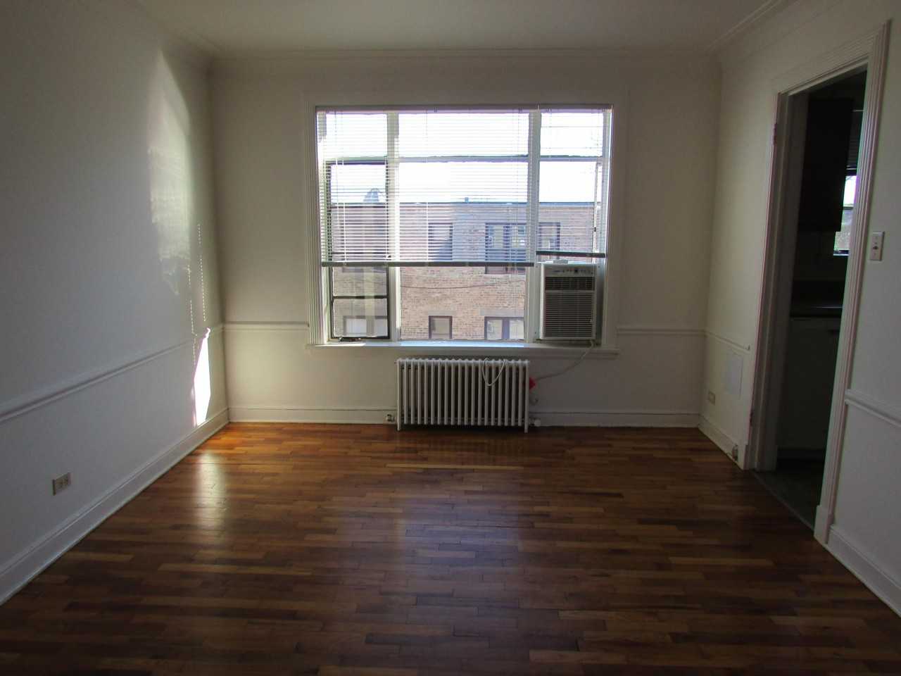 423 Linden Ave #2E - Photo 2 of 5