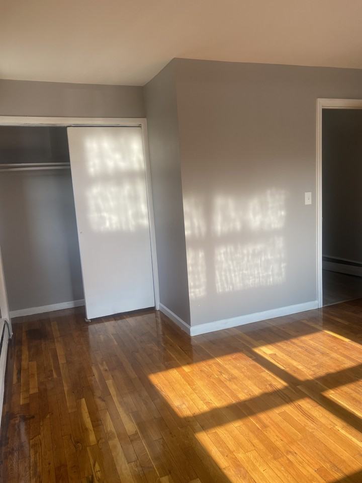 306 Eastern Pkwy #D - Photo 4 of 26