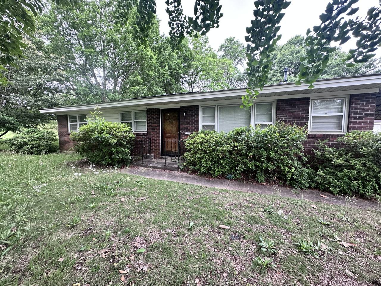 908 Greg Dr #NA - Photo 4 of 10