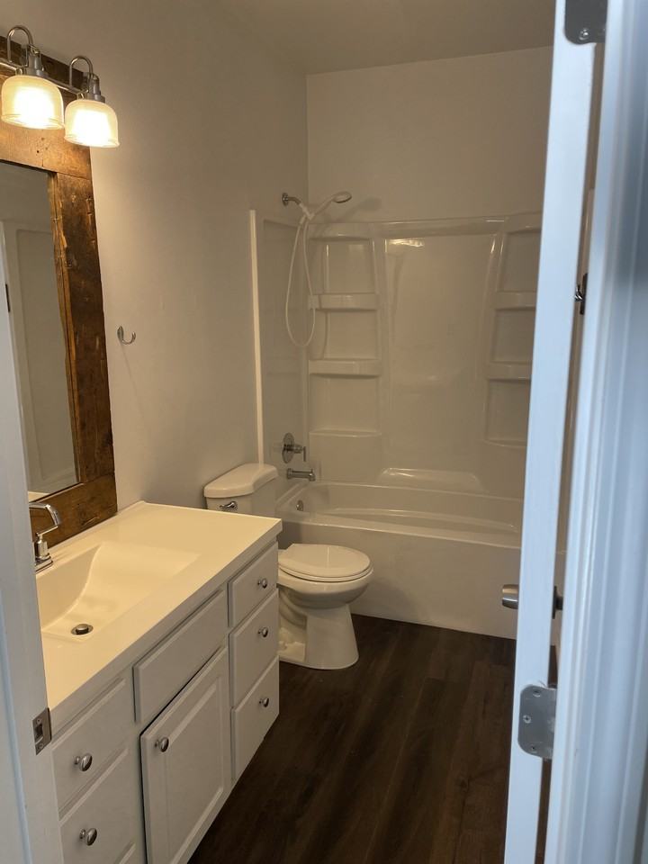 411 Park Ave #B - Photo 6 of 10