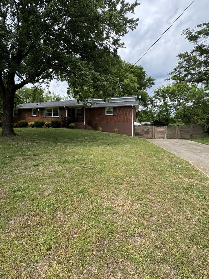 568 Whispering Hills Dr #NA - Photo 3 of 30