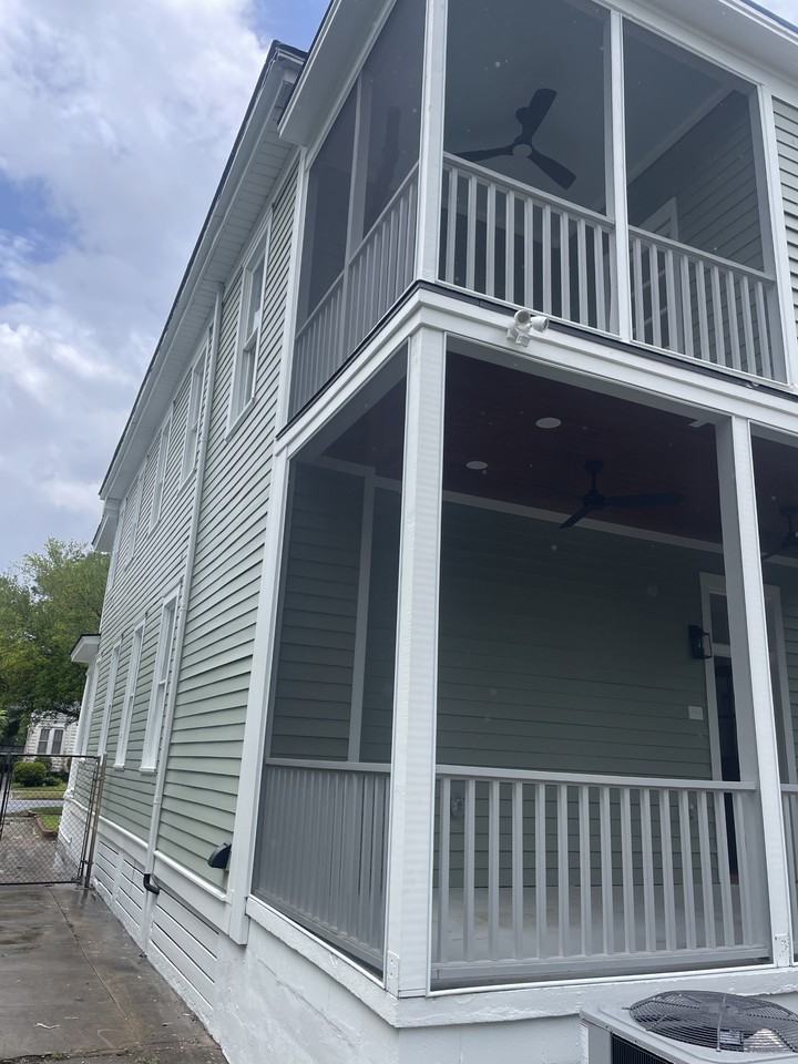 718 E Henry St #NA - Photo 3 of 26