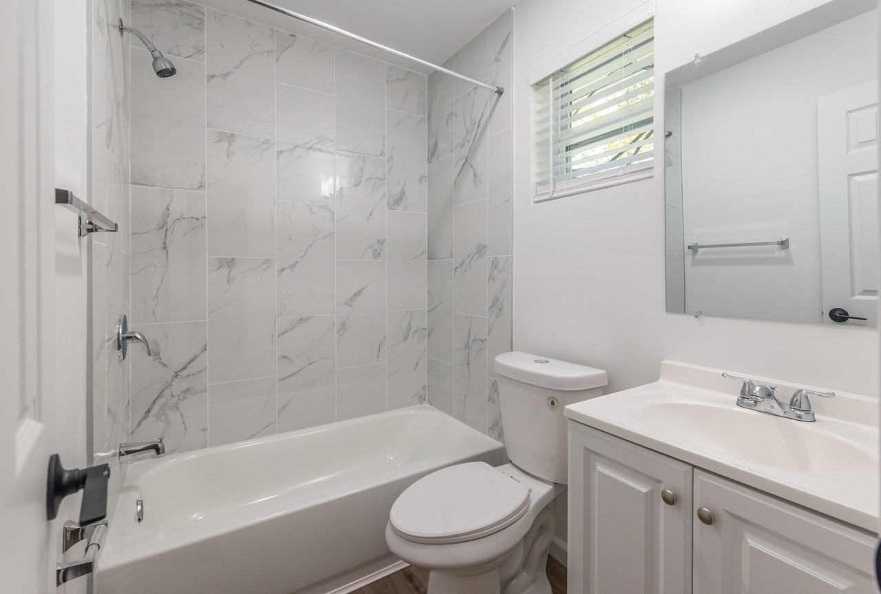 1815 Clements Ave #D201 - Photo 4 of 9