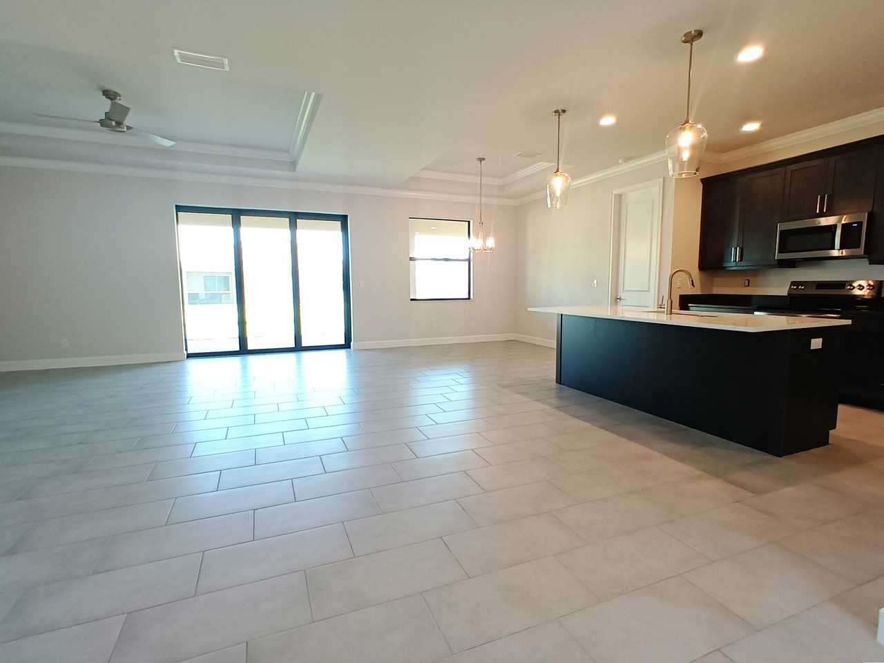1017 Sw 33rd St #NA - Photo 2 of 19