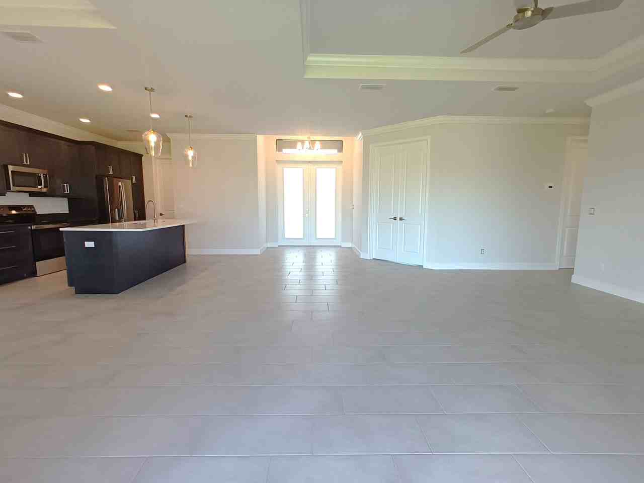 1017 Sw 33rd St #NA - Photo 3 of 19