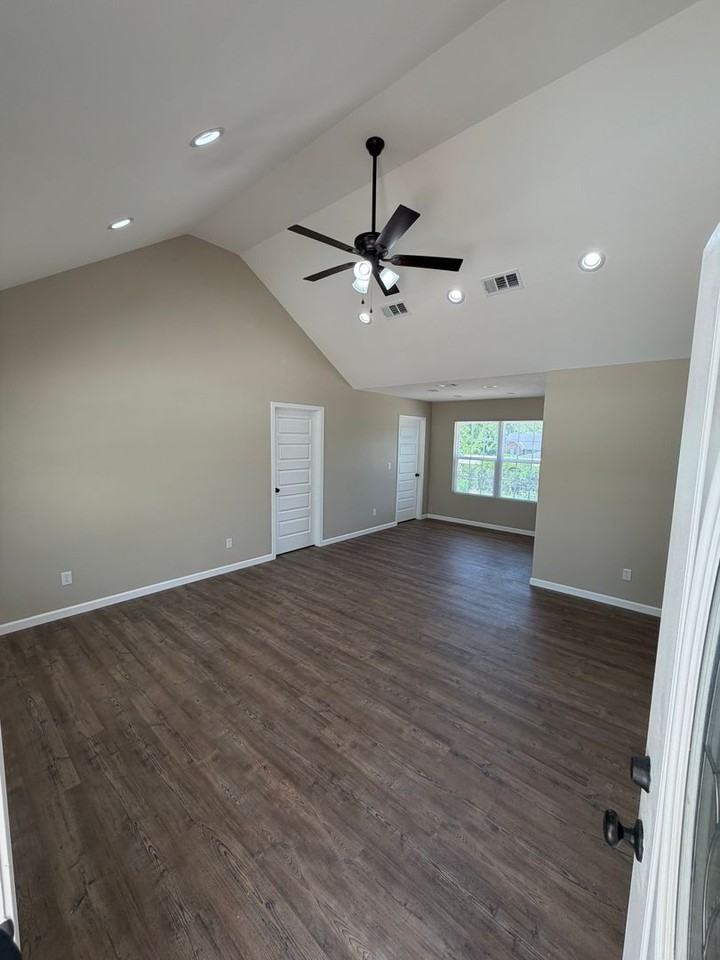 1909 Aimwell Rd - Photo 2 of 25