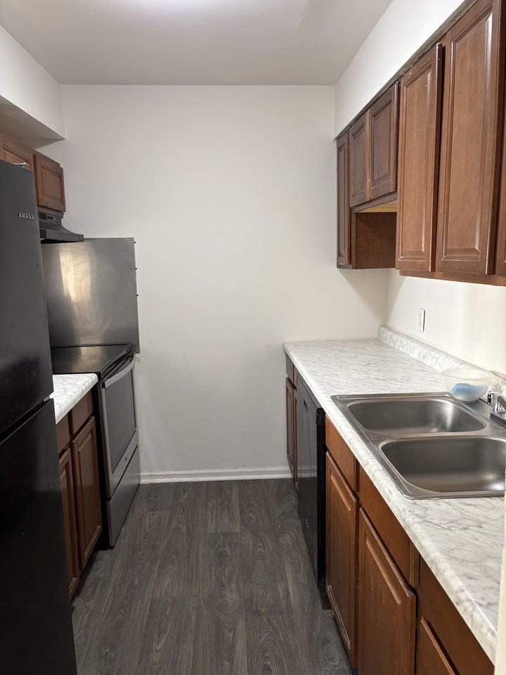 763 Walton Ave #763 - Photo 7 of 7