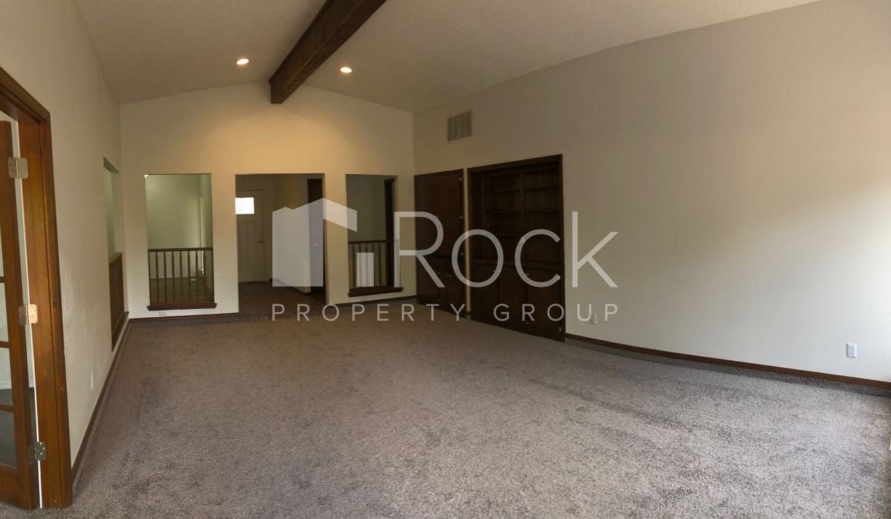 10201 Island View Dr - Photo 4 of 17