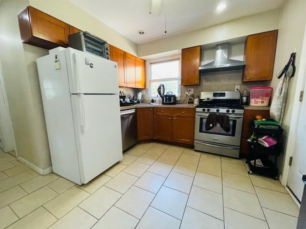 126 Hopkins Ave #A - Photo 3 of 22