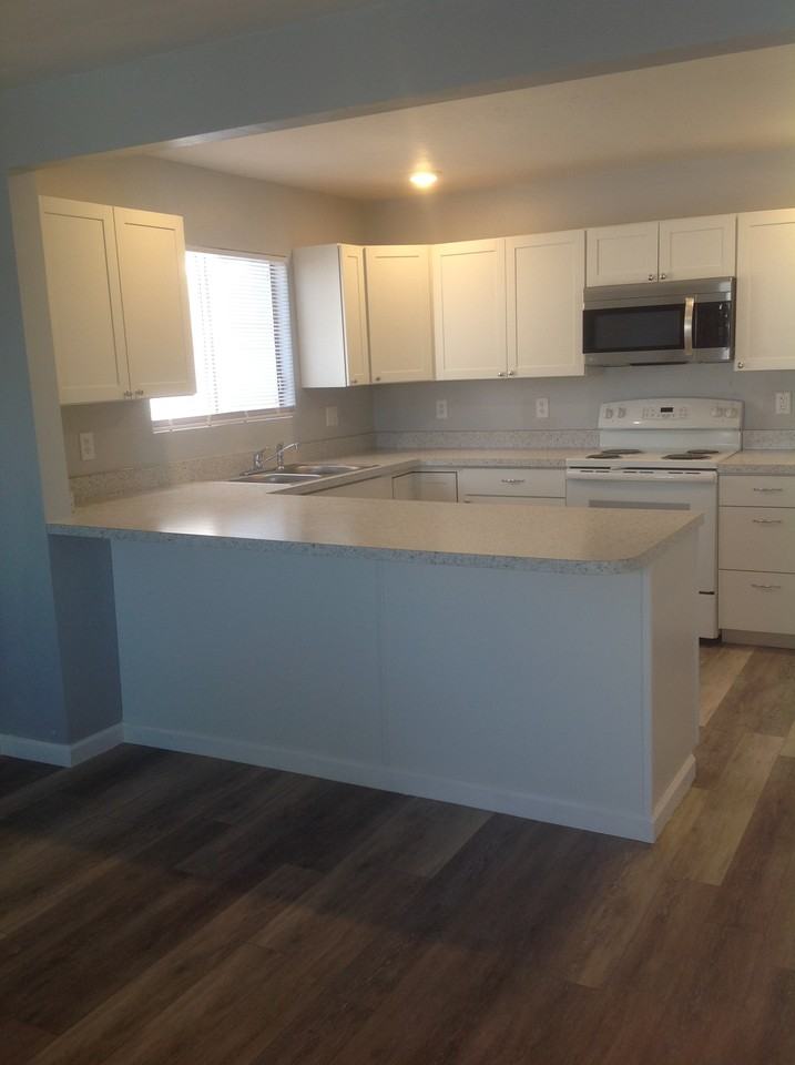 1043 Redwood St #NA - Photo 2 of 12
