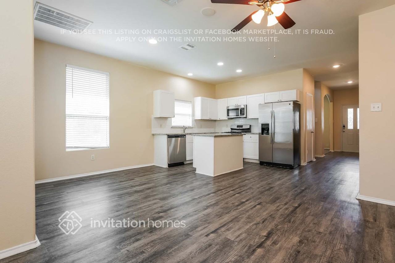 11748 Netleaf Ln - Photo 6 of 18