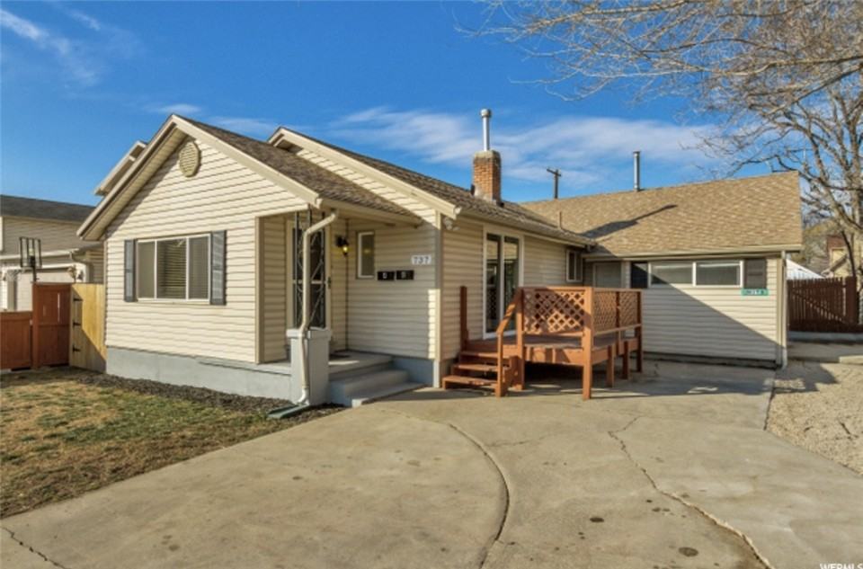 737 E Jepson Ave - Photo 2 of 19